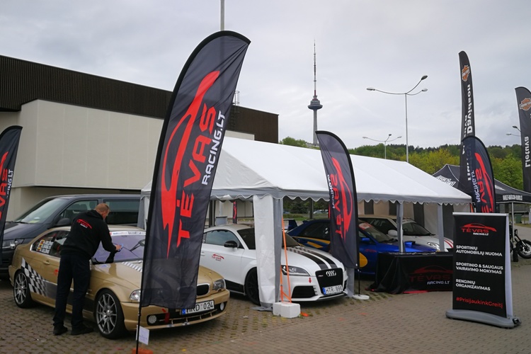 Krown Litexpo Auto Bazar 2019 parodos dalyvis